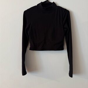 Black Long Sleeve Women's Crop Top